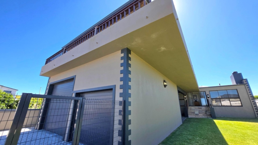 4 Bedroom Property for Sale in Kleinbaai Western Cape